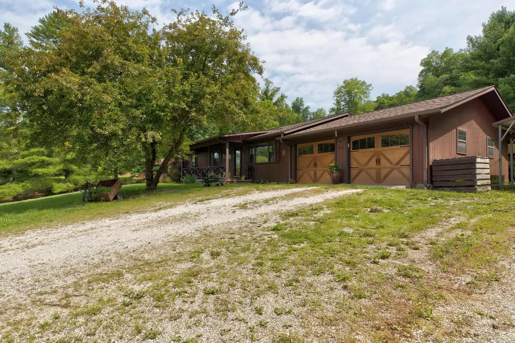 3425 Ky-986 Olive Hill KY 41164
