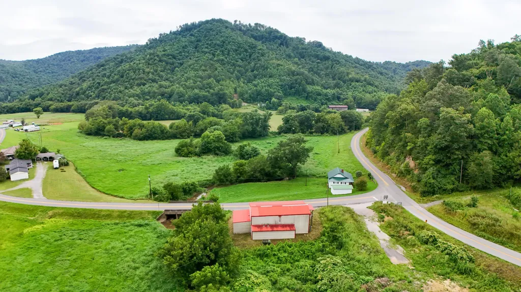 2085 Key 718 Walker KY 40997
