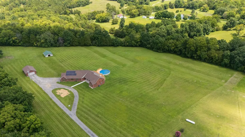 1221 Hawthorne Lane Lawrenceburg KY 40342