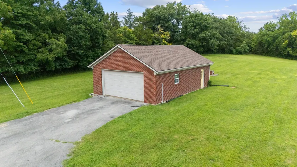 1221 Hawthorne Lane Lawrenceburg KY 40342
