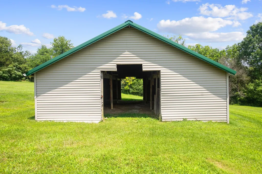 1221 Hawthorne Lane Lawrenceburg KY 40342