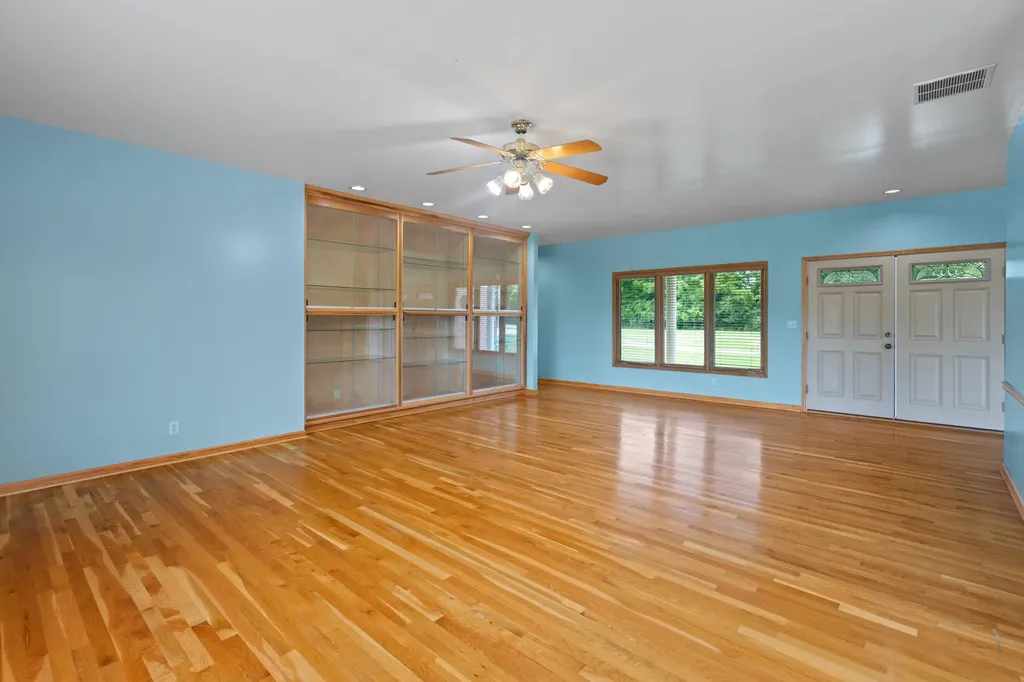 1221 Hawthorne Lane Lawrenceburg KY 40342