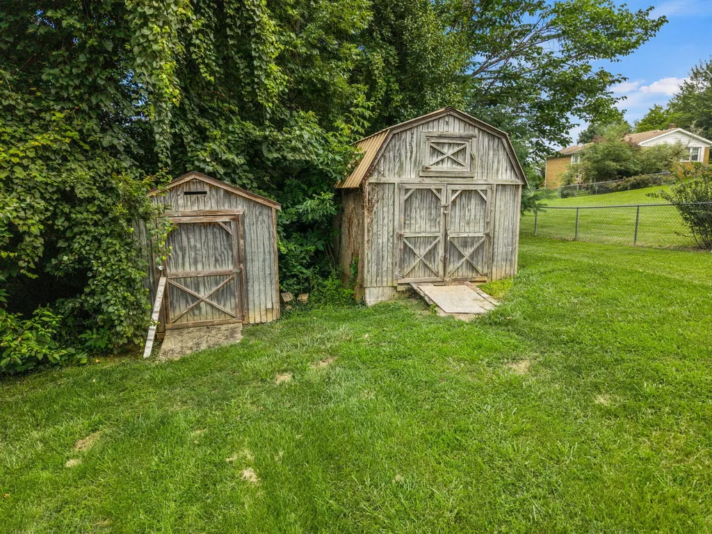 170 E Langdon Road Science Hill KY 42553