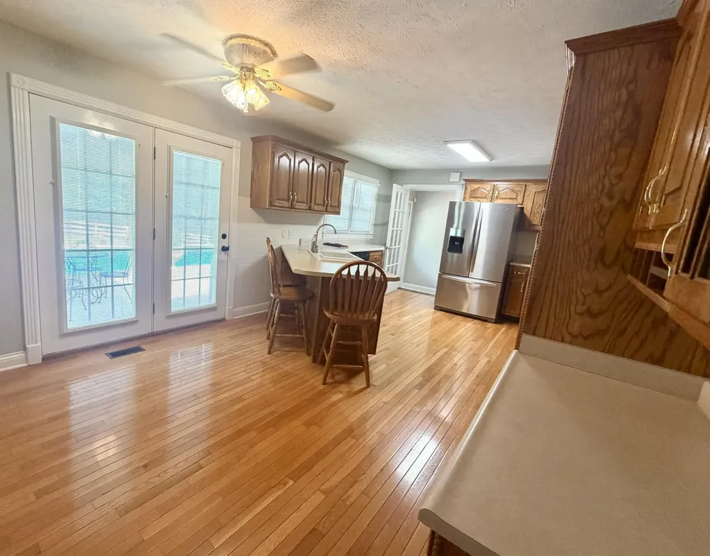 415 S Dogwood Drive Berea KY 40403