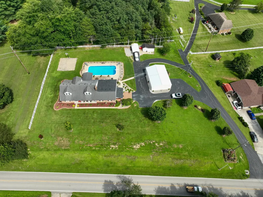 415 S Dogwood Drive Berea KY 40403
