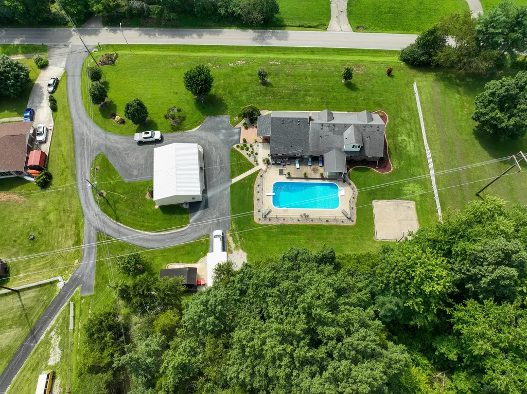 415 S Dogwood Drive Berea KY 40403