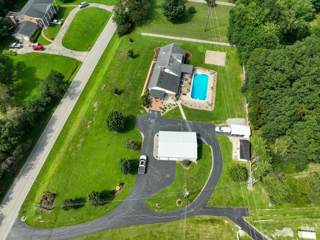 415 S Dogwood Drive Berea KY 40403