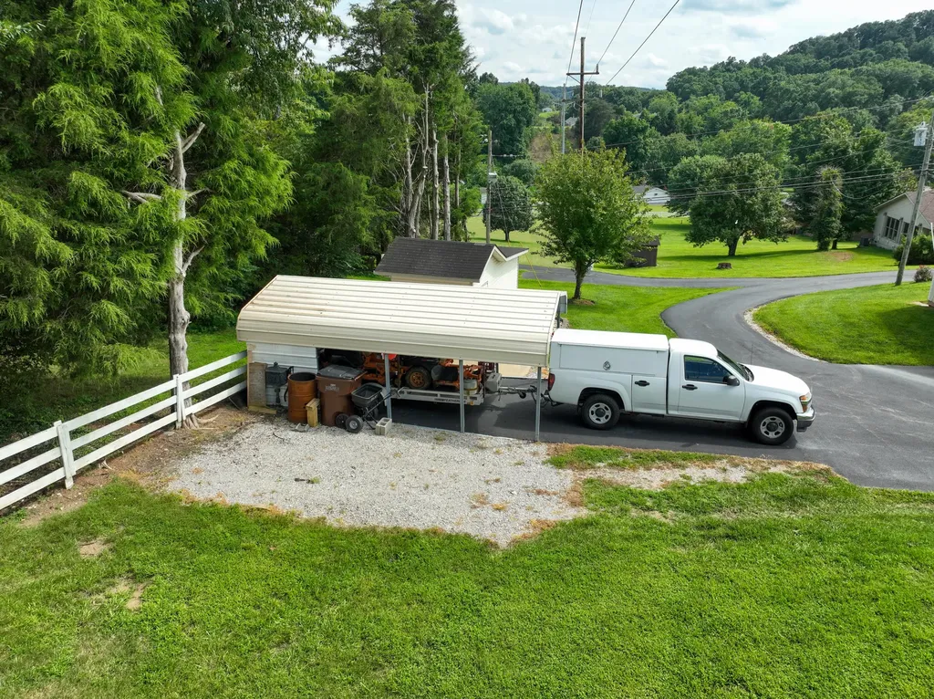 415 S Dogwood Drive Berea KY 40403