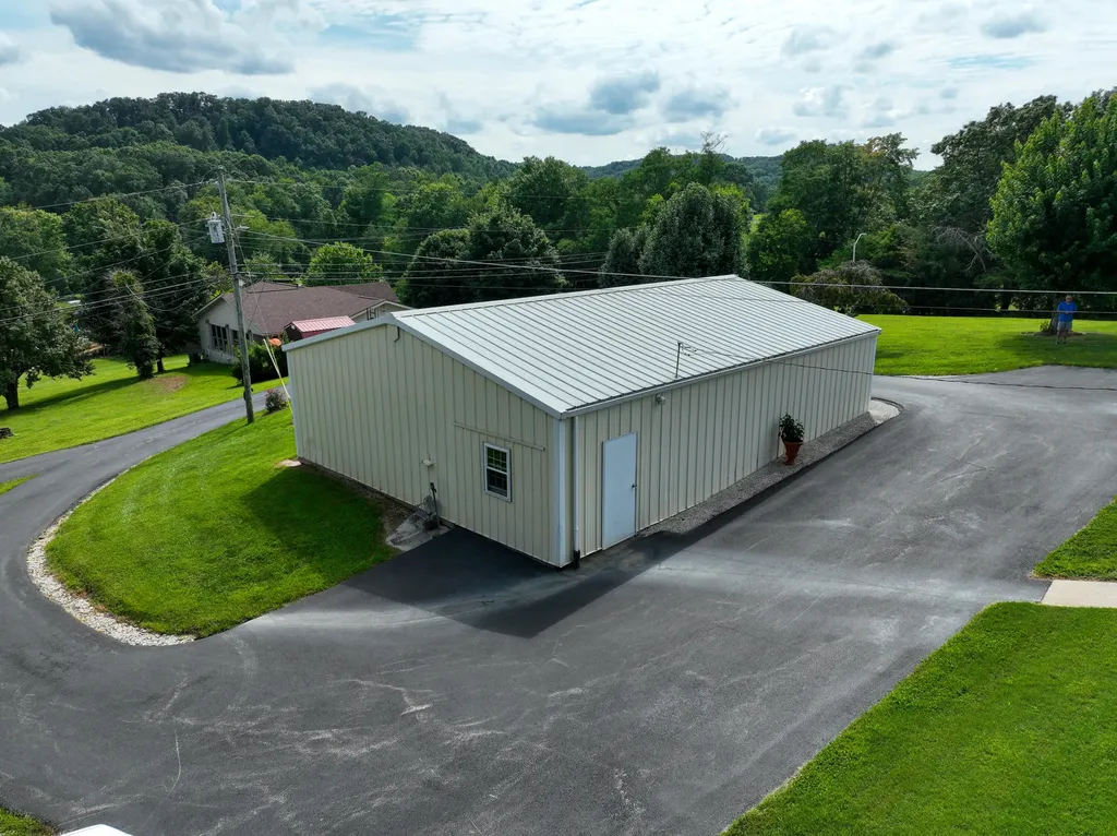 415 S Dogwood Drive Berea KY 40403