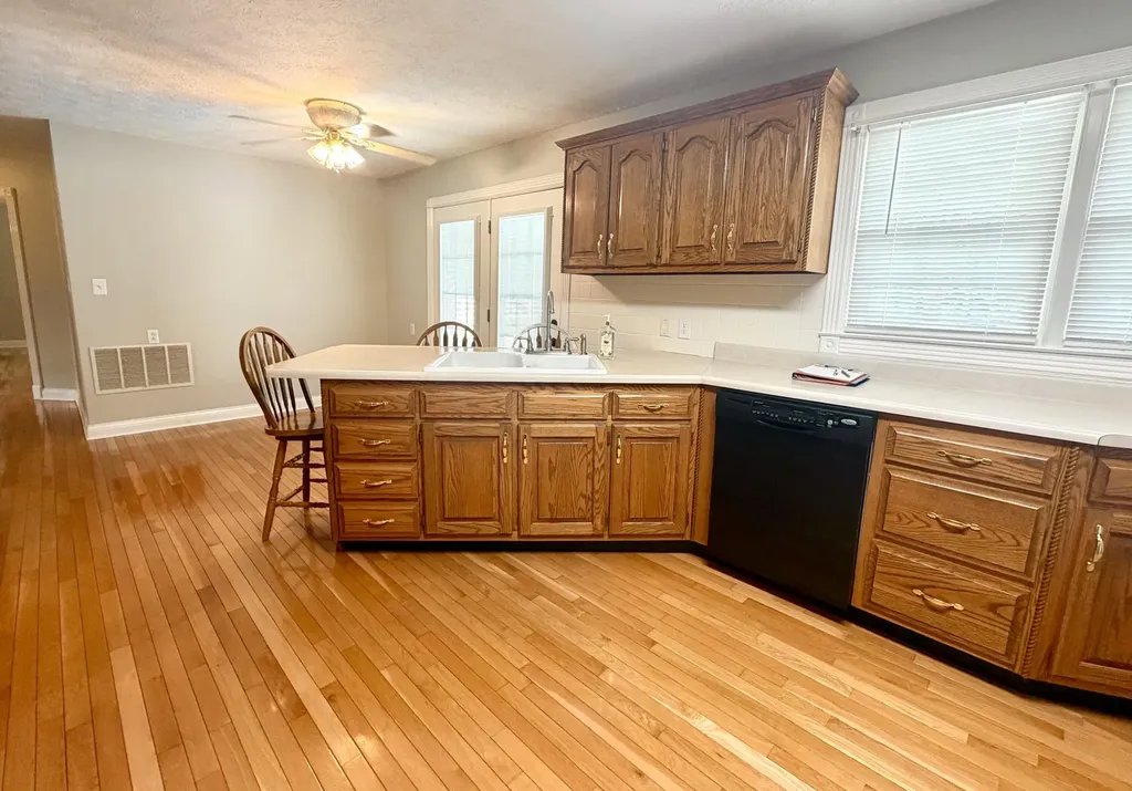 415 S Dogwood Drive Berea KY 40403