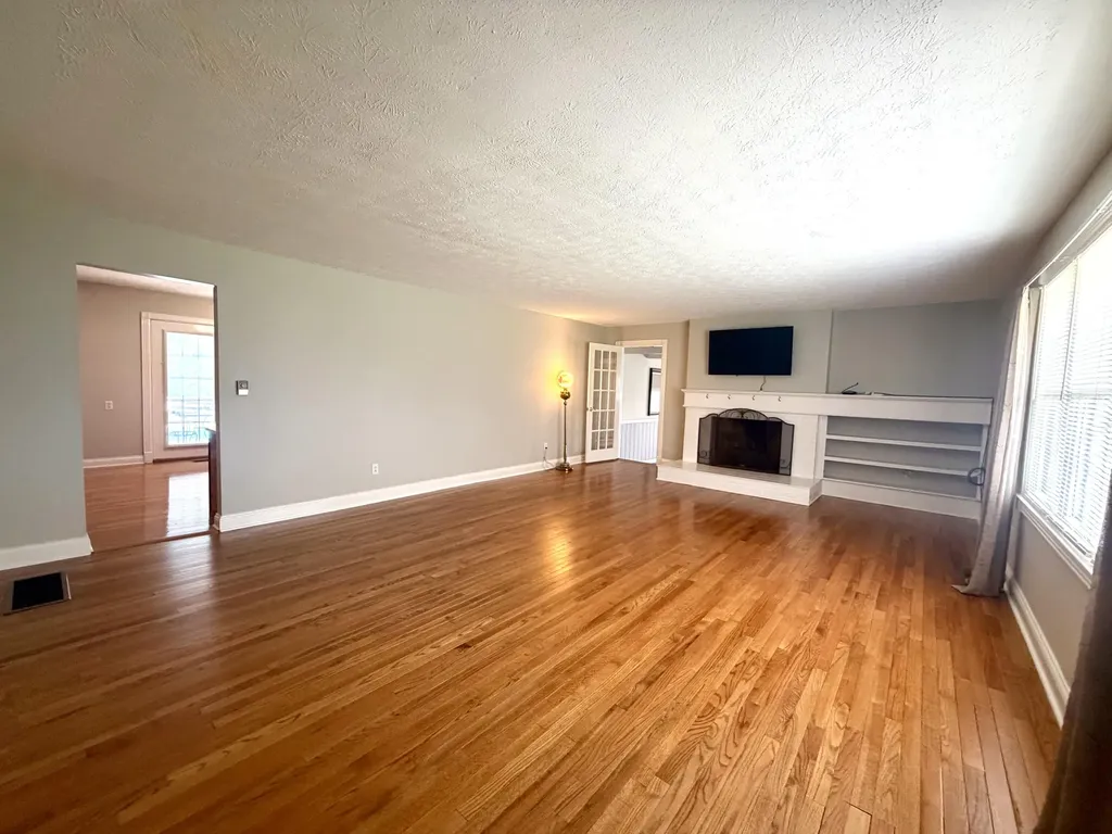 415 S Dogwood Drive Berea KY 40403