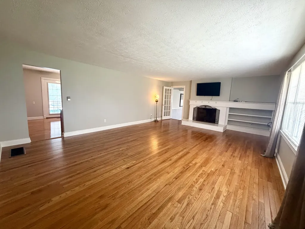 415 S Dogwood Drive Berea KY 40403