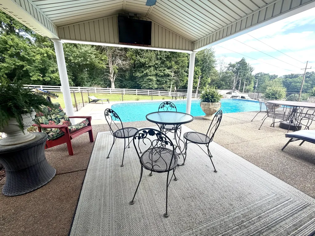 415 S Dogwood Drive Berea KY 40403
