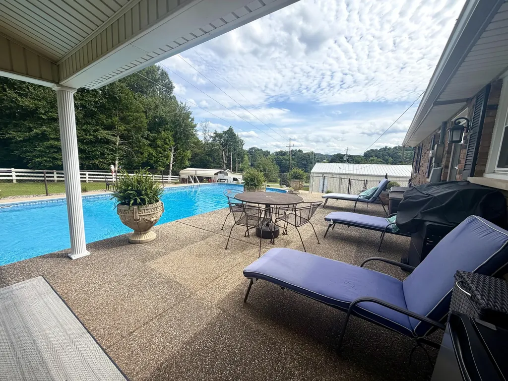 415 S Dogwood Drive Berea KY 40403