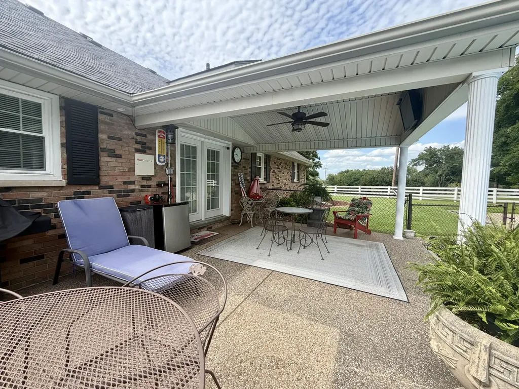 415 S Dogwood Drive Berea KY 40403