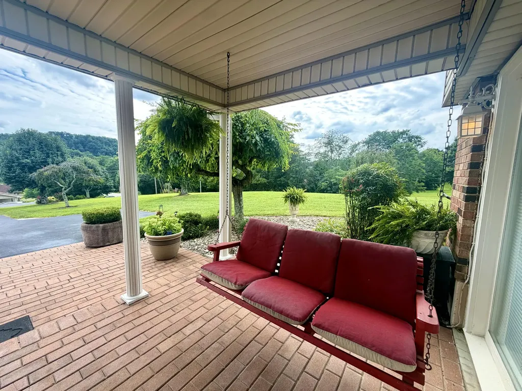 415 S Dogwood Drive Berea KY 40403