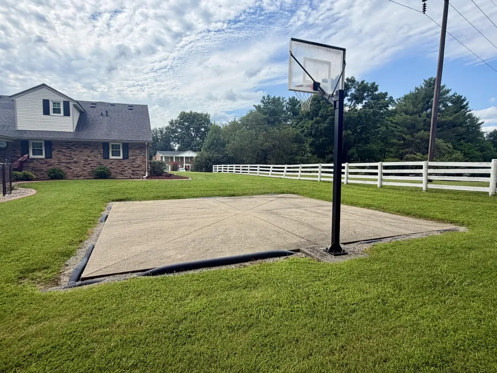 415 S Dogwood Drive Berea KY 40403