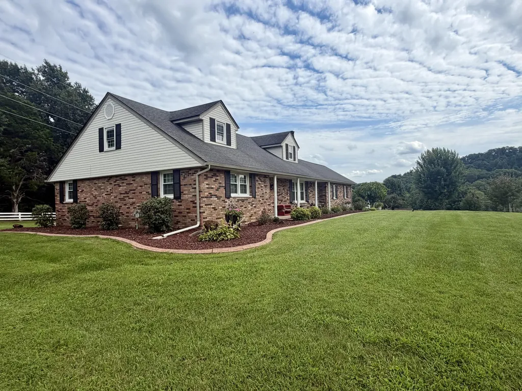 415 S Dogwood Drive Berea KY 40403