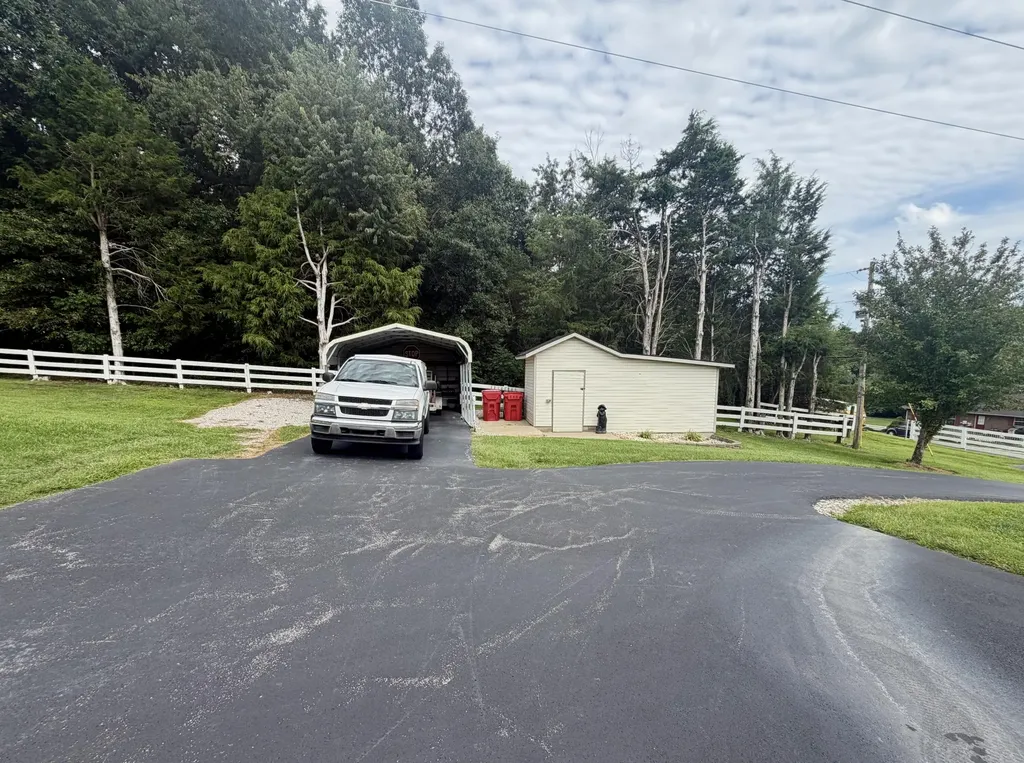 415 S Dogwood Drive Berea KY 40403
