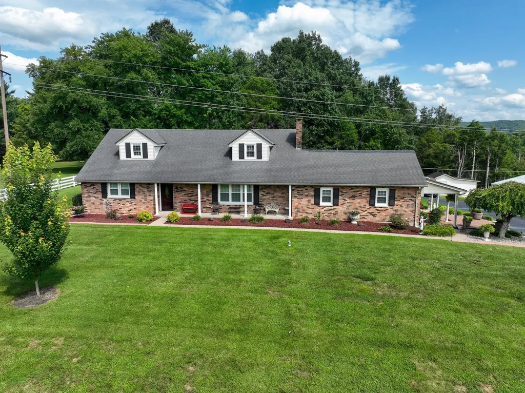 415 S Dogwood Drive Berea KY 40403