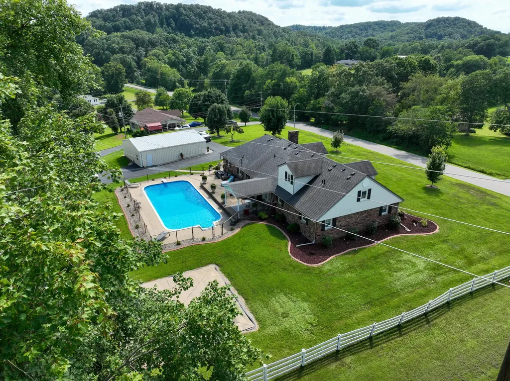 415 S Dogwood Drive Berea KY 40403