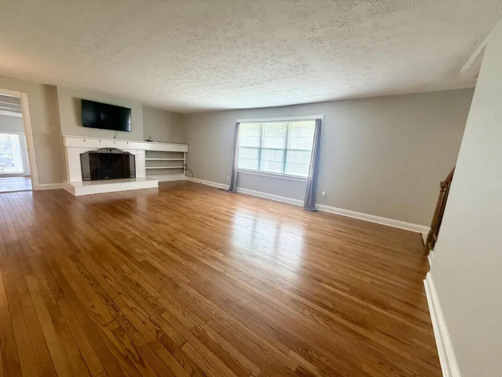 415 S Dogwood Drive Berea KY 40403