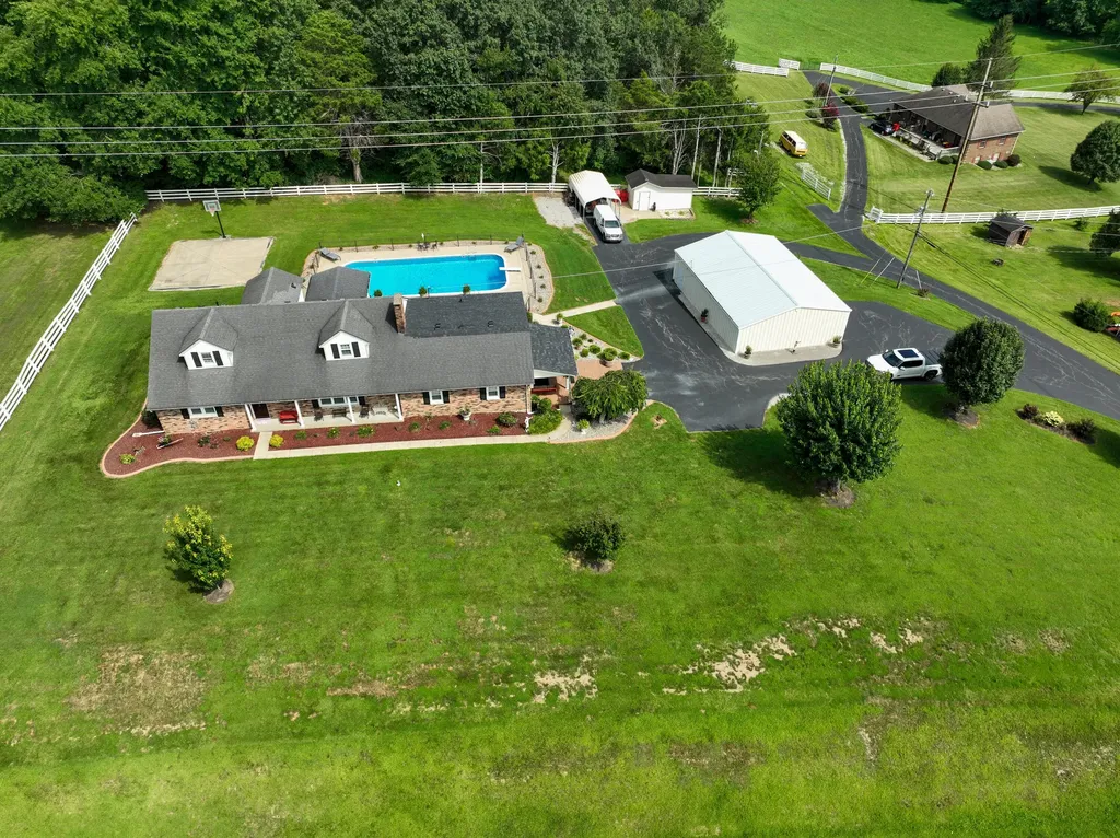 415 S Dogwood Drive Berea KY 40403