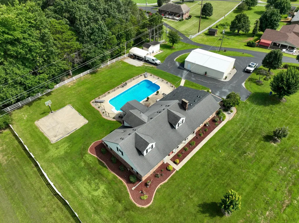 415 S Dogwood Drive Berea KY 40403