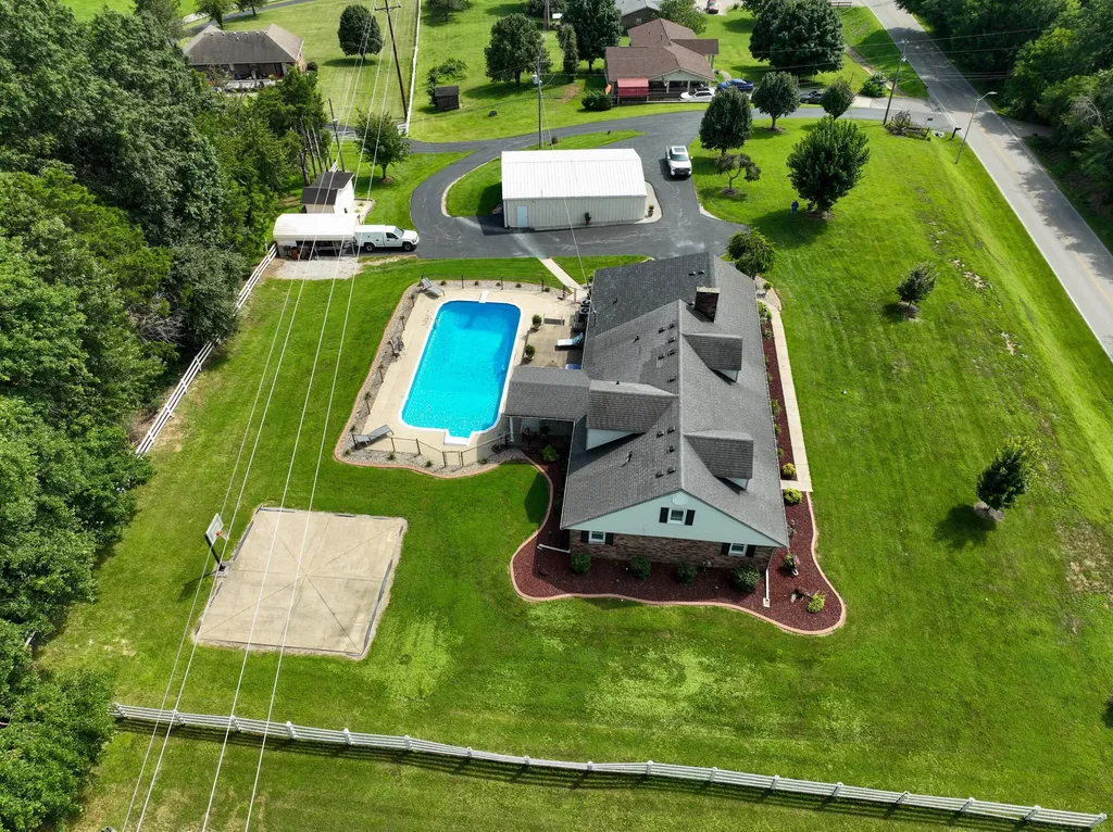 415 S Dogwood Drive Berea KY 40403