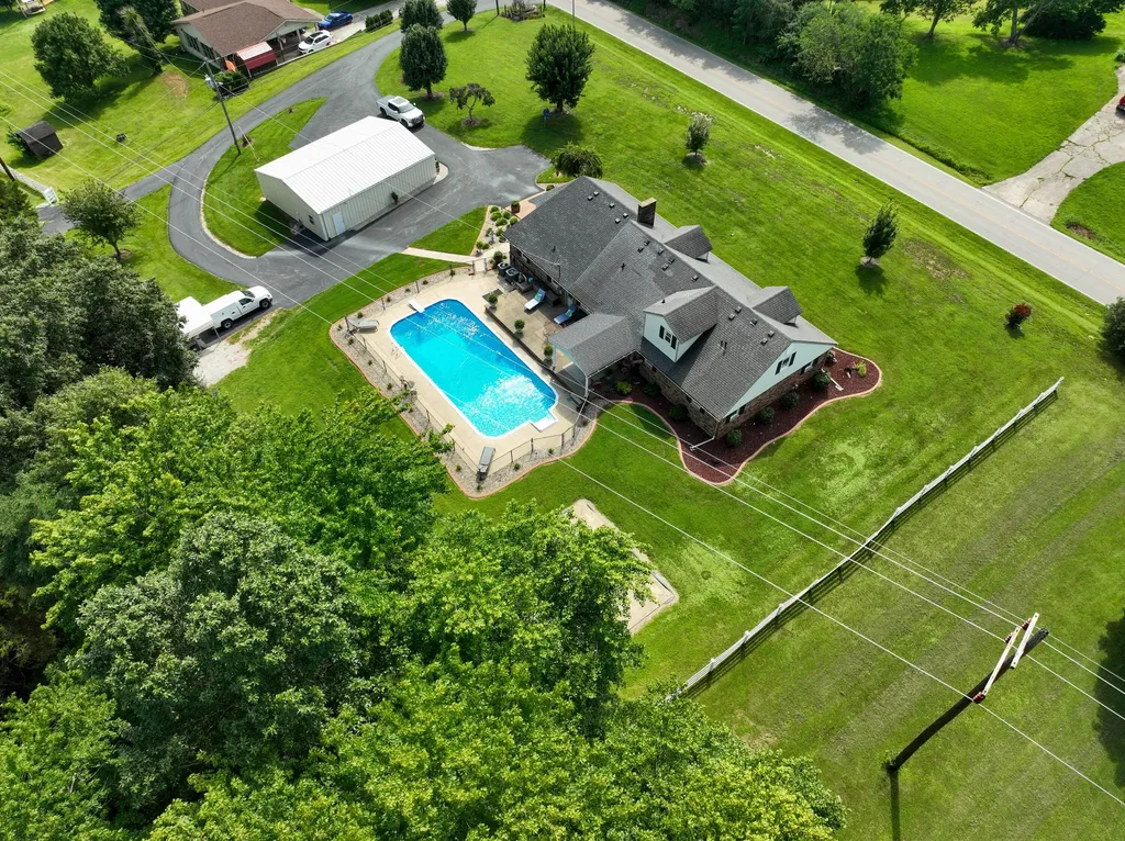 415 S Dogwood Drive Berea KY 40403