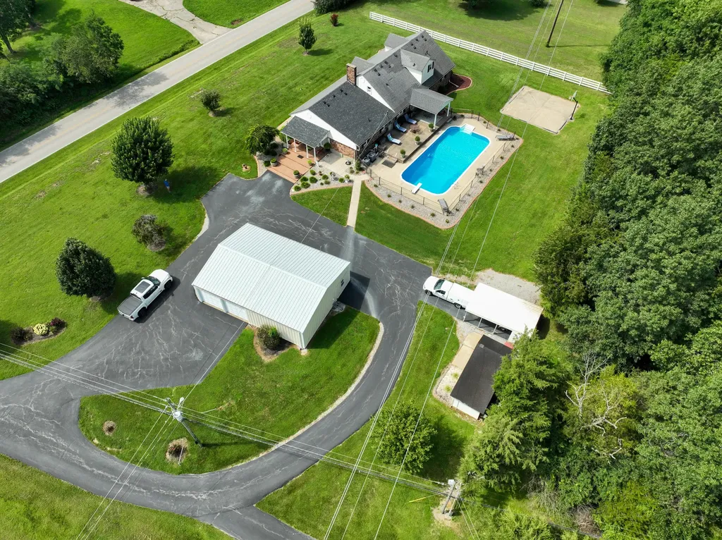 415 S Dogwood Drive Berea KY 40403