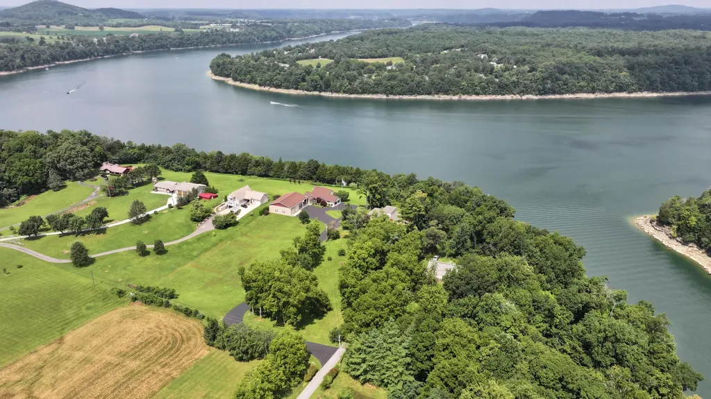 202 Peaceful Cove Lane Monticello KY 42633