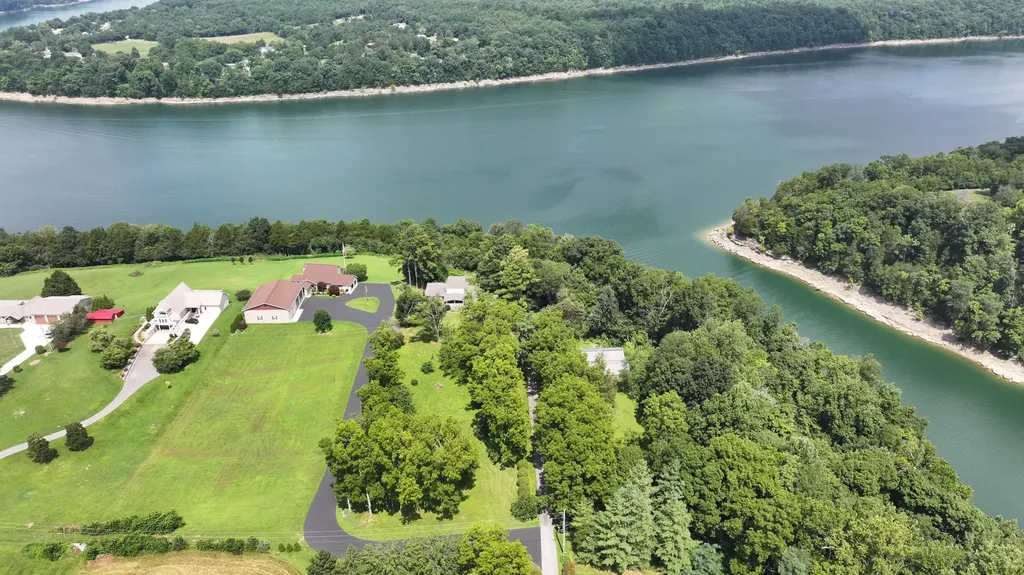 202 Peaceful Cove Lane Monticello KY 42633