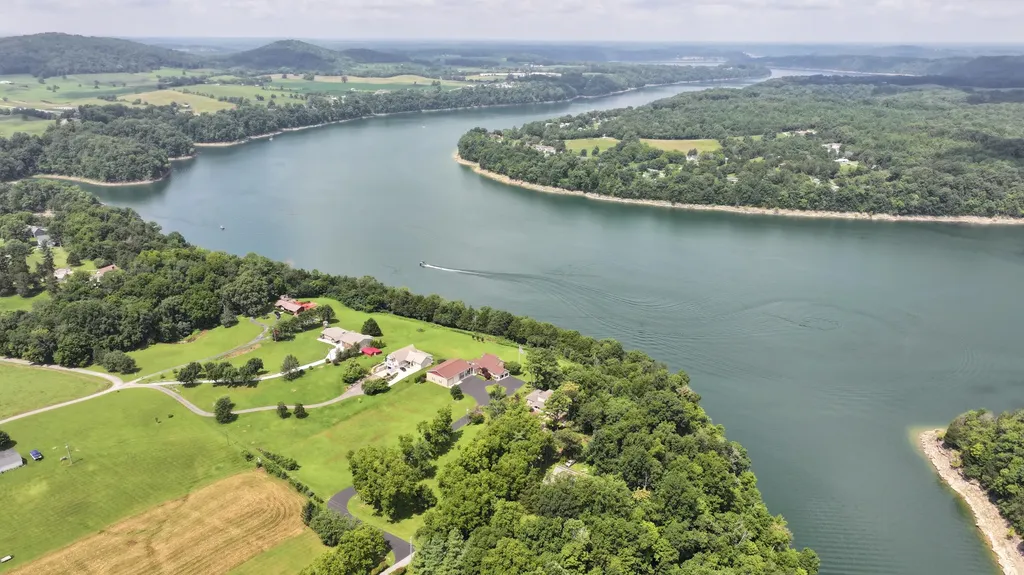 202 Peaceful Cove Lane Monticello KY 42633