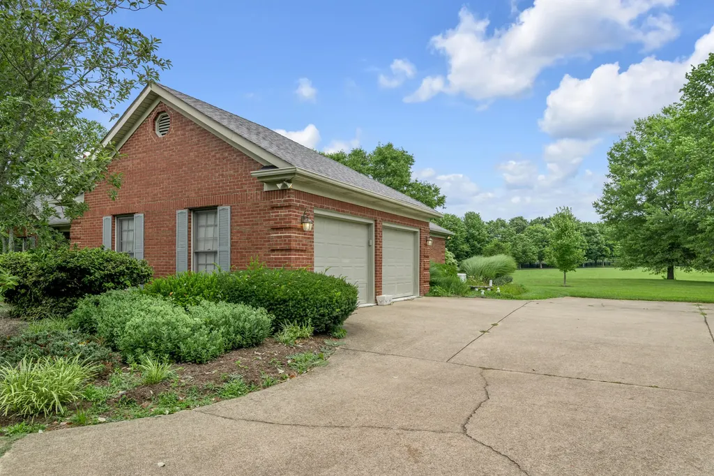 17 Olde Village Drive Nicholasville KY 40356