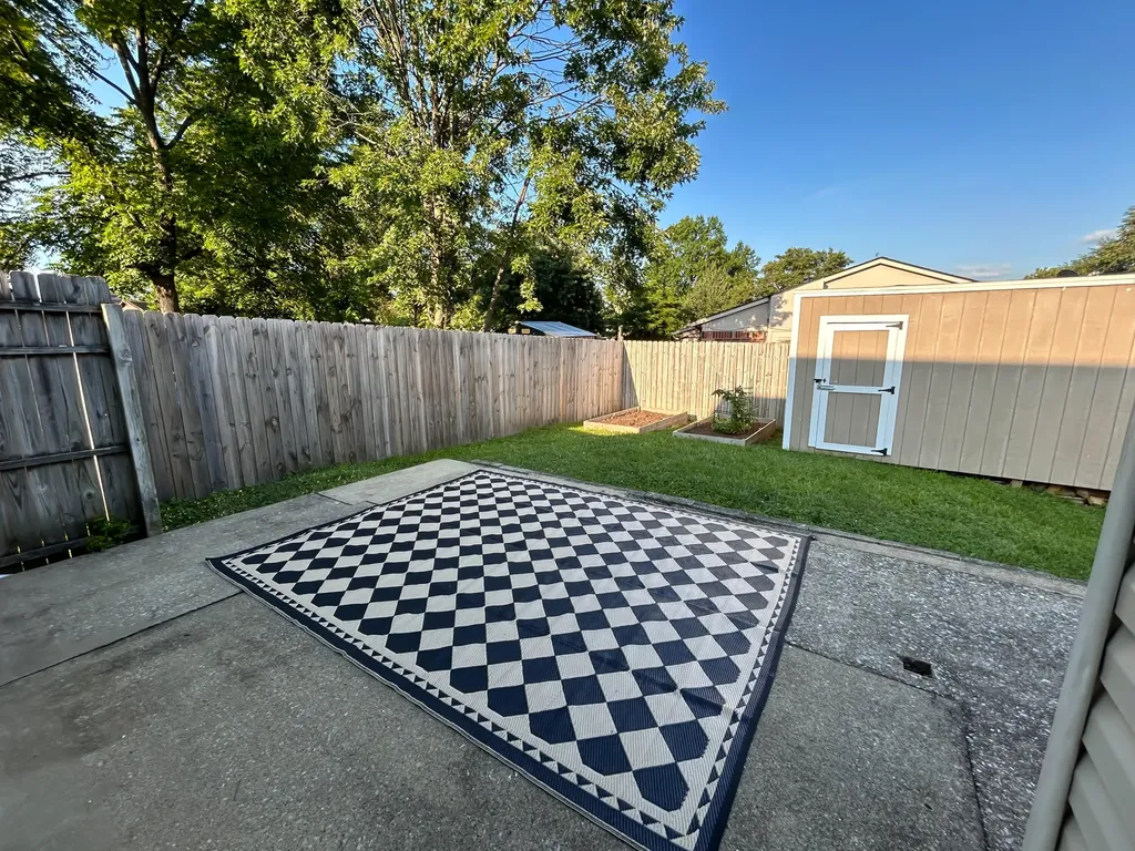 3332 Fox Trace Road Lexington KY 40515