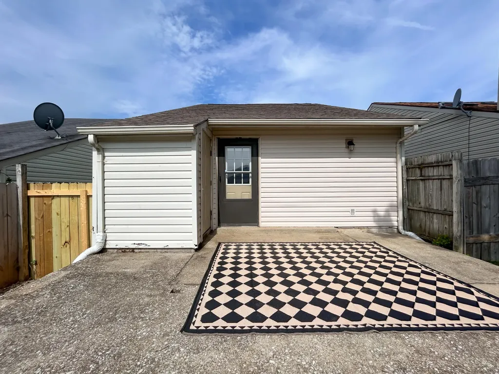 3332 Fox Trace Road Lexington KY 40515