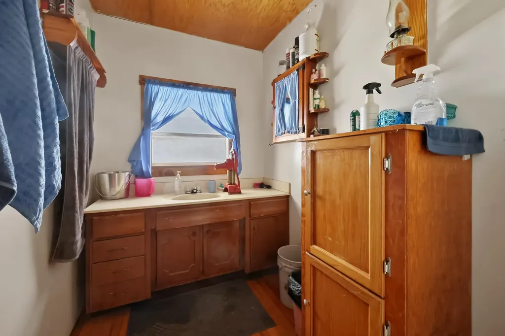 5183 Ky-36 Cynthiana KY 41031
