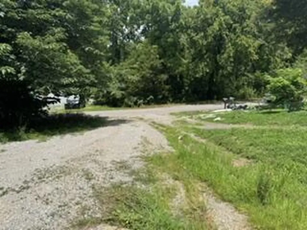 301 S Hwy 27 Loop 4 Burnside KY 42519