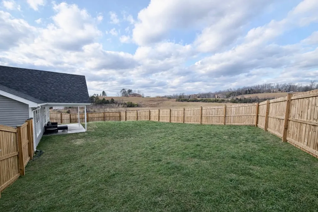 16 Cave Run Court Morehead KY 40351