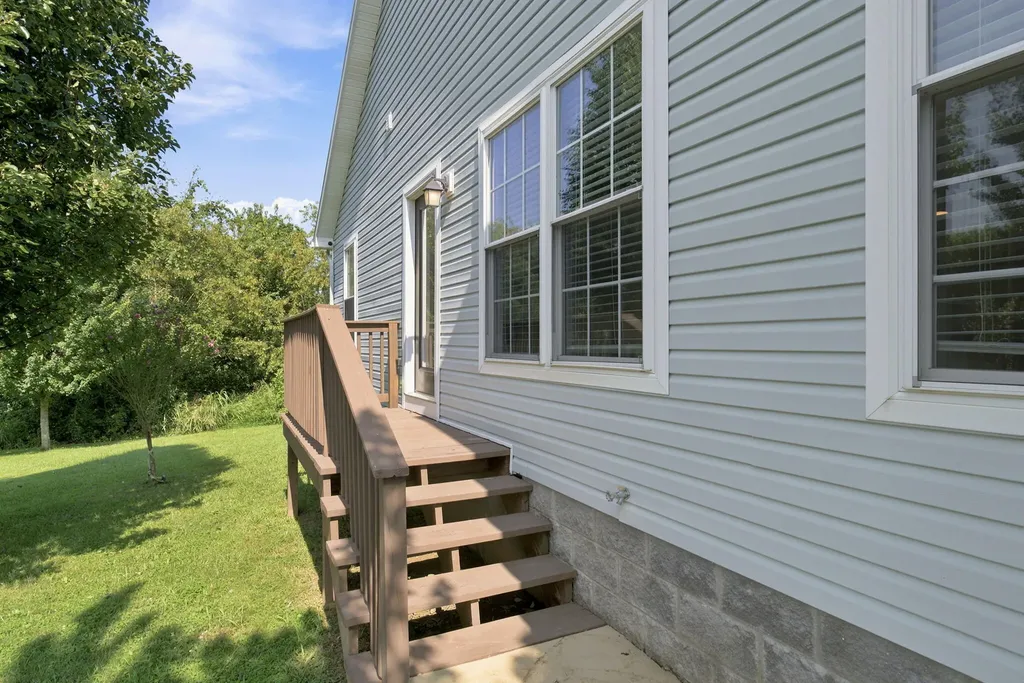 520 W Classic Village Lane Mt Sterling KY 40353