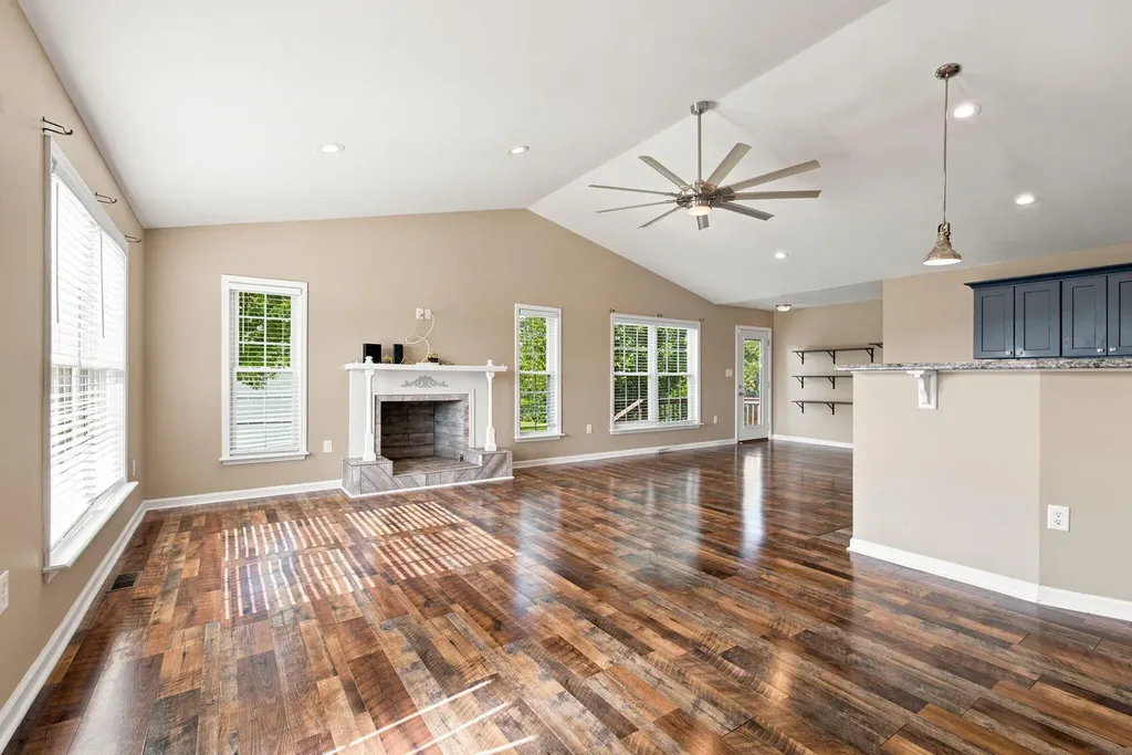 520 W Classic Village Lane Mt Sterling KY 40353
