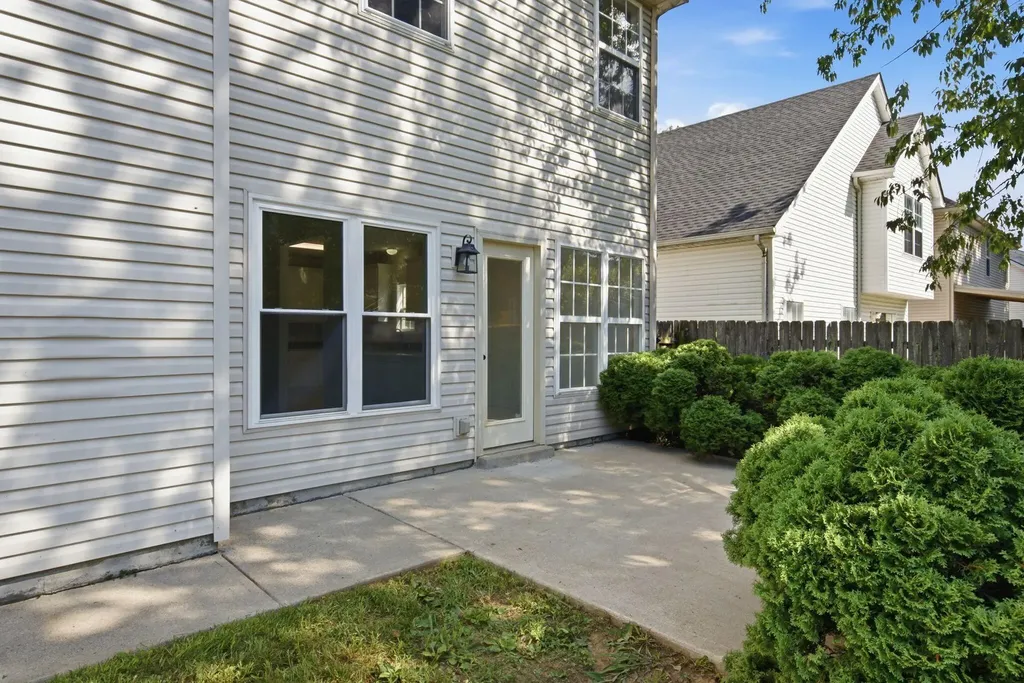 597 Hopewell Park Lexington KY 40511
