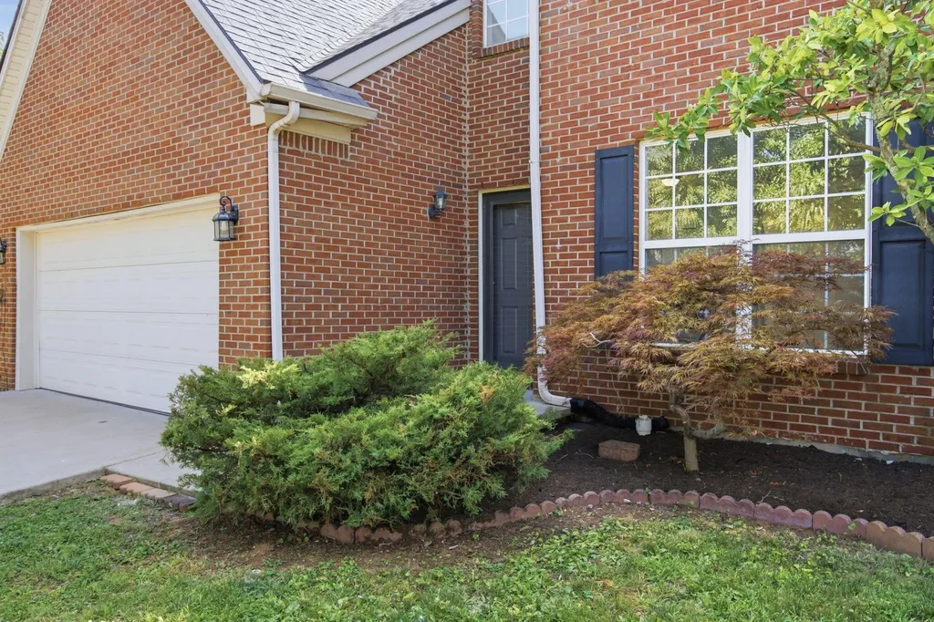 597 Hopewell Park Lexington KY 40511