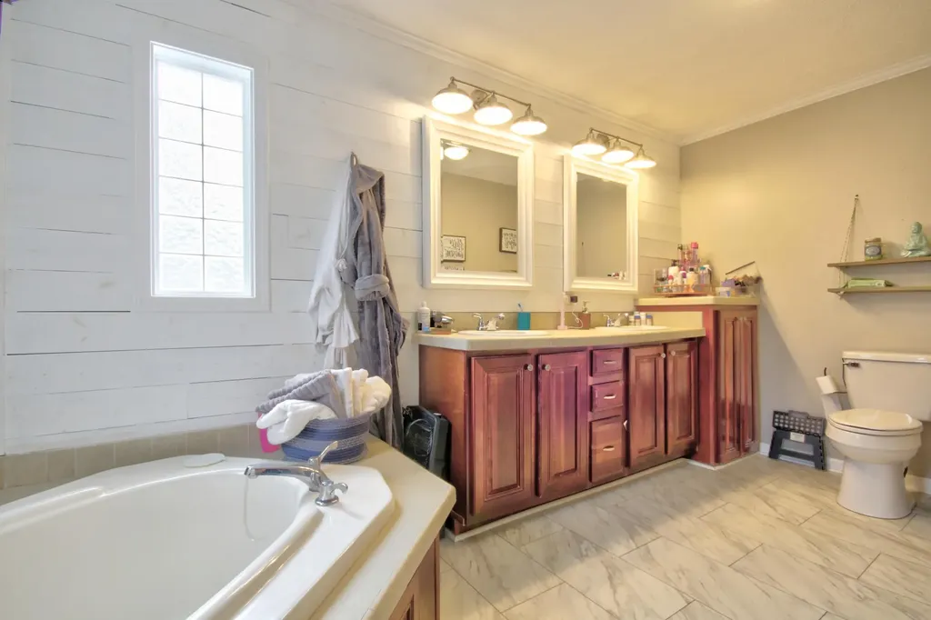 1838 Chaney Ridge Road London KY 40741