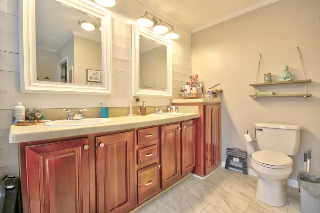 1838 Chaney Ridge Road London KY 40741