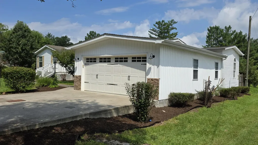 1838 Chaney Ridge Road London KY 40741
