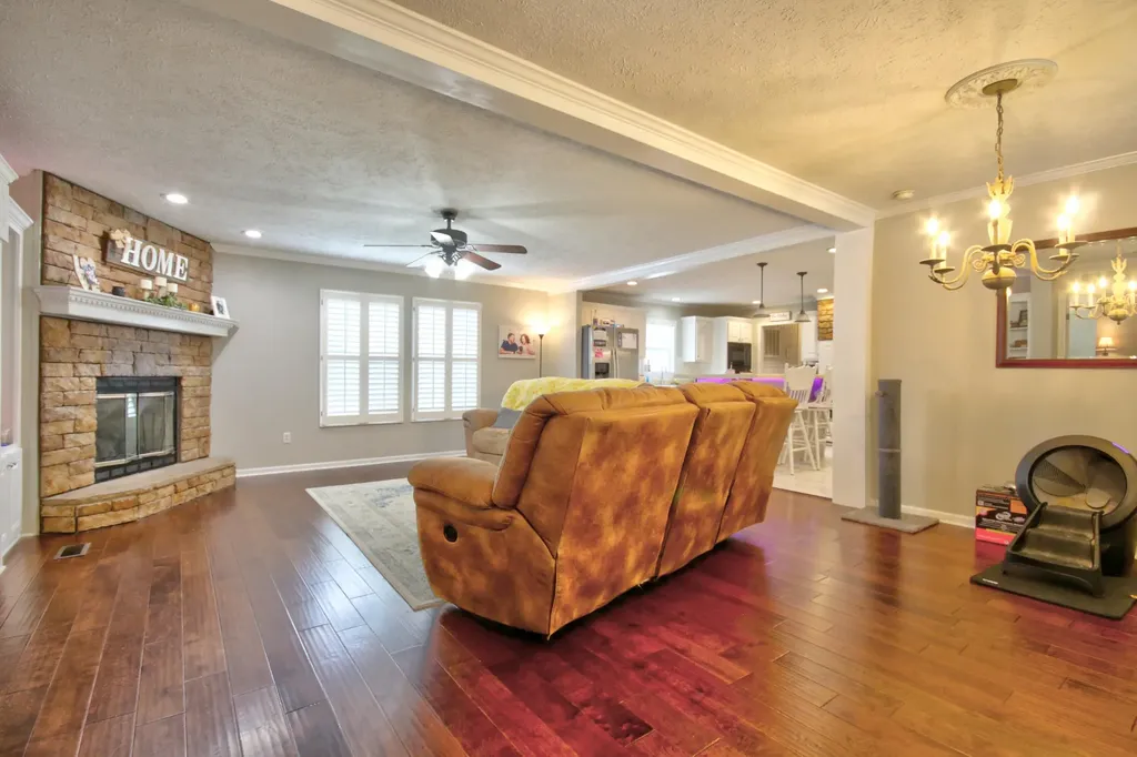 1838 Chaney Ridge Road London KY 40741