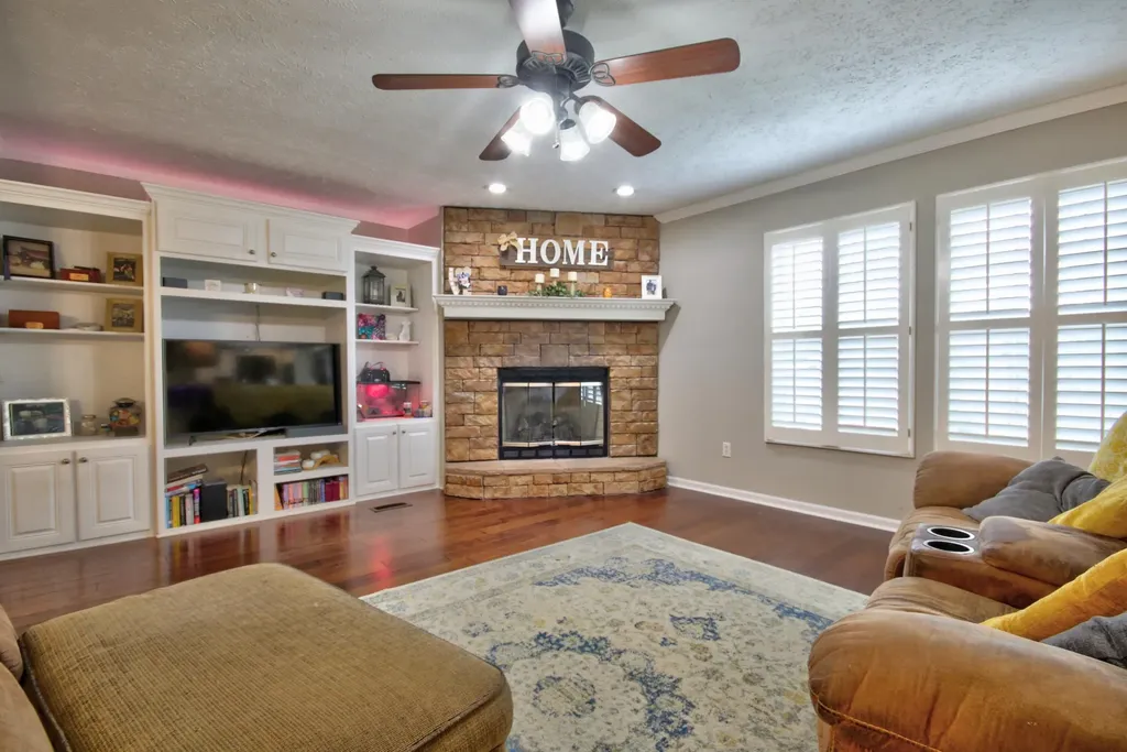 1838 Chaney Ridge Road London KY 40741
