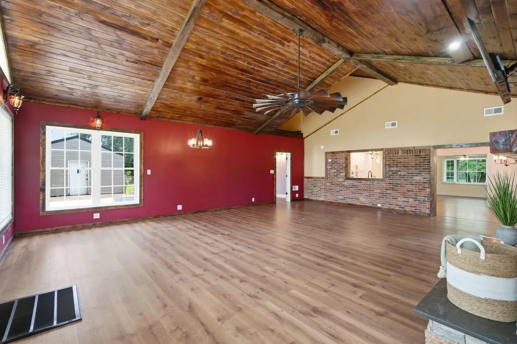 130 White Road Brownsville KY 42210